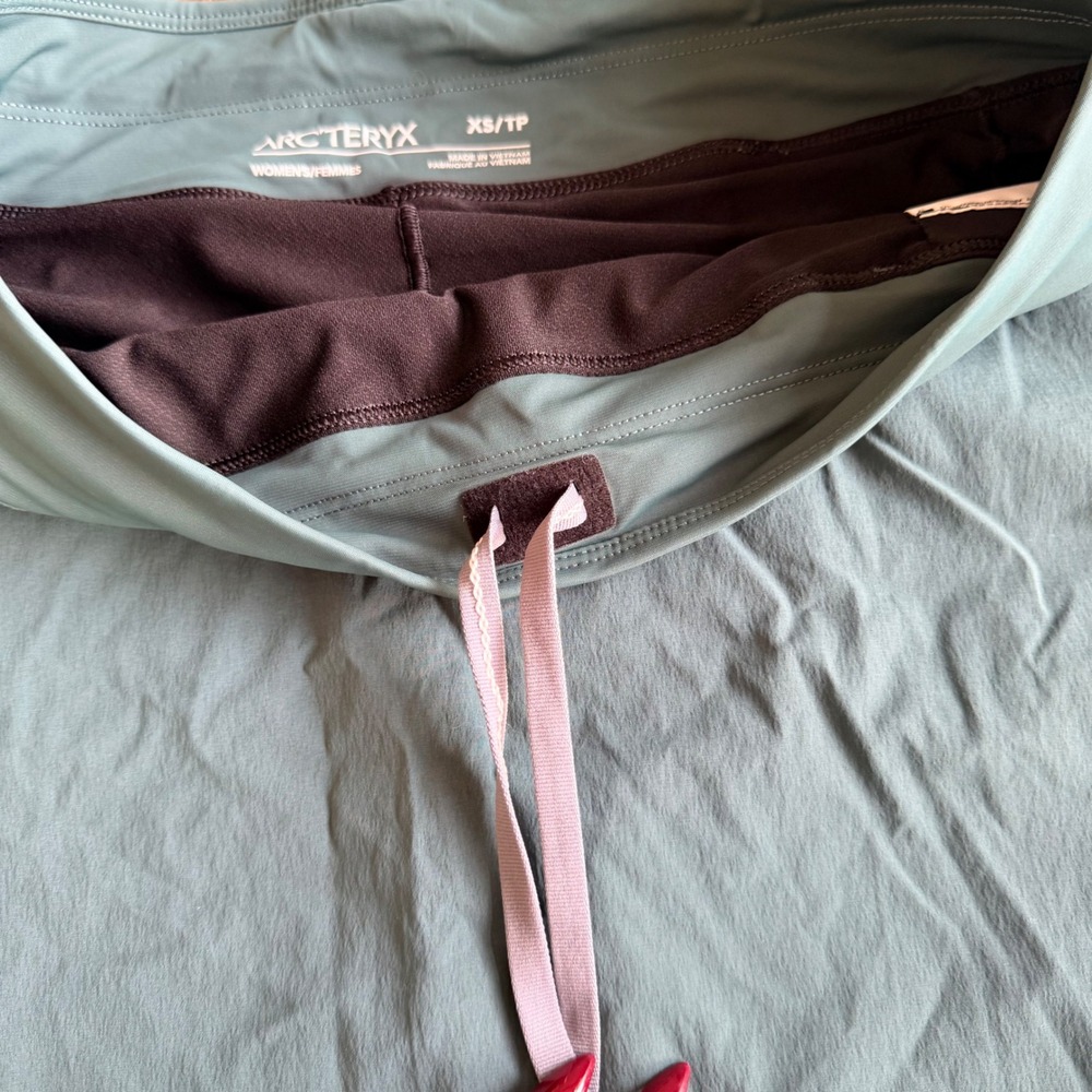 Arcteryx Womens Skort Blue Green Athletic Hiking Skirt XS Gorpcore Athleisure - Picture 5 of 12